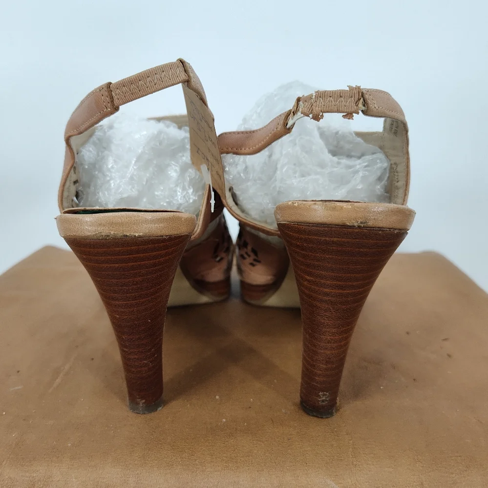 Adrienne Vittadini Tan Cutout Heeled Sandals Size 9.5M